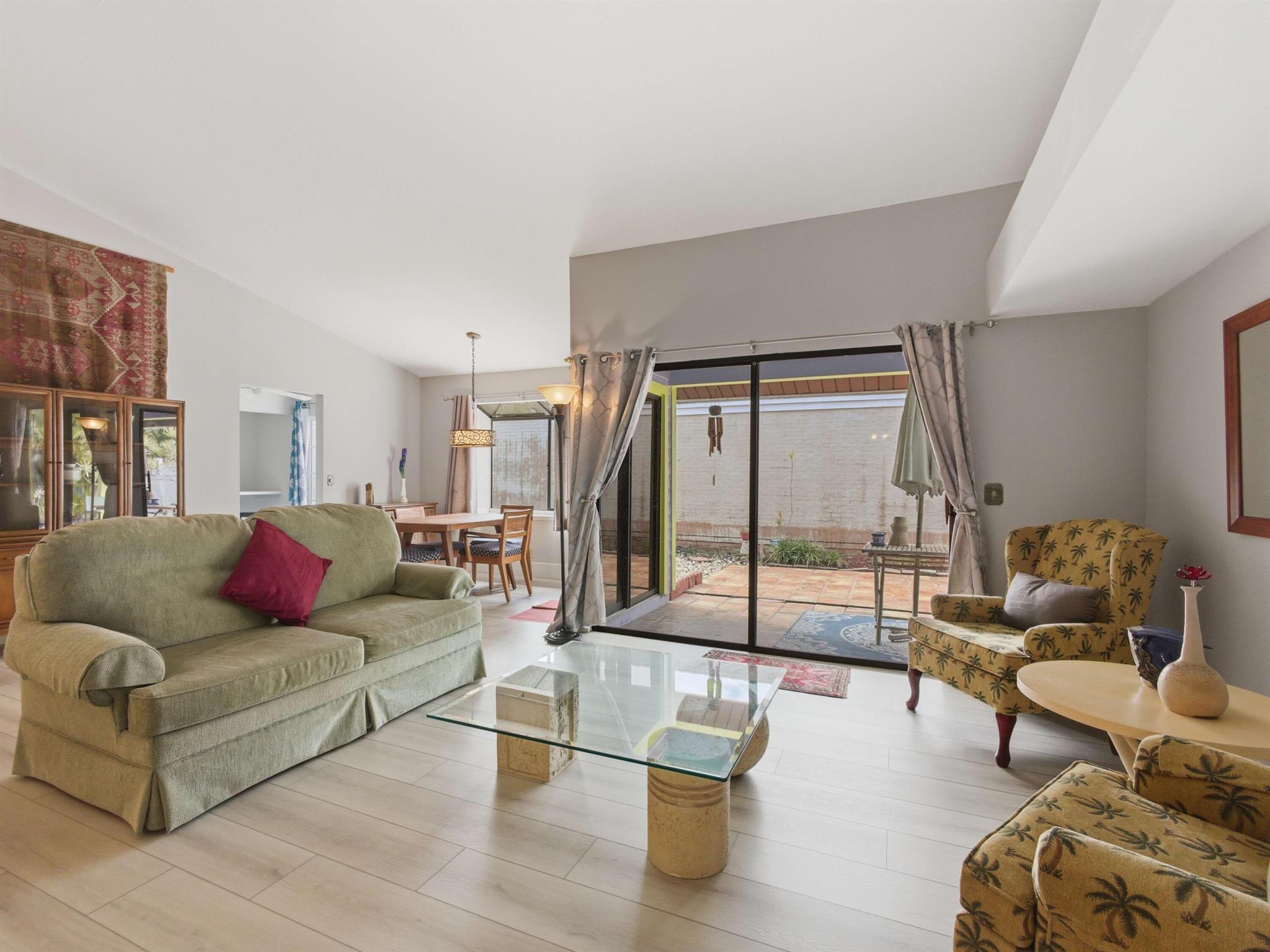 HANOVER SQUARE/WINDY CREE - Residential