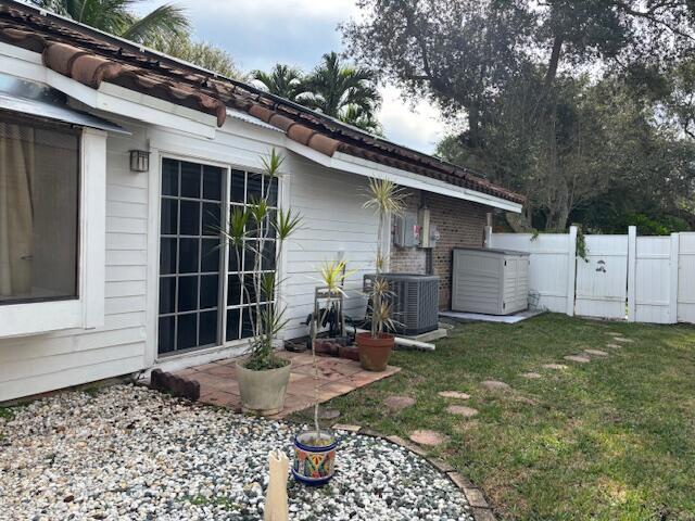 HANOVER SQUARE/WINDY CREE - Residential