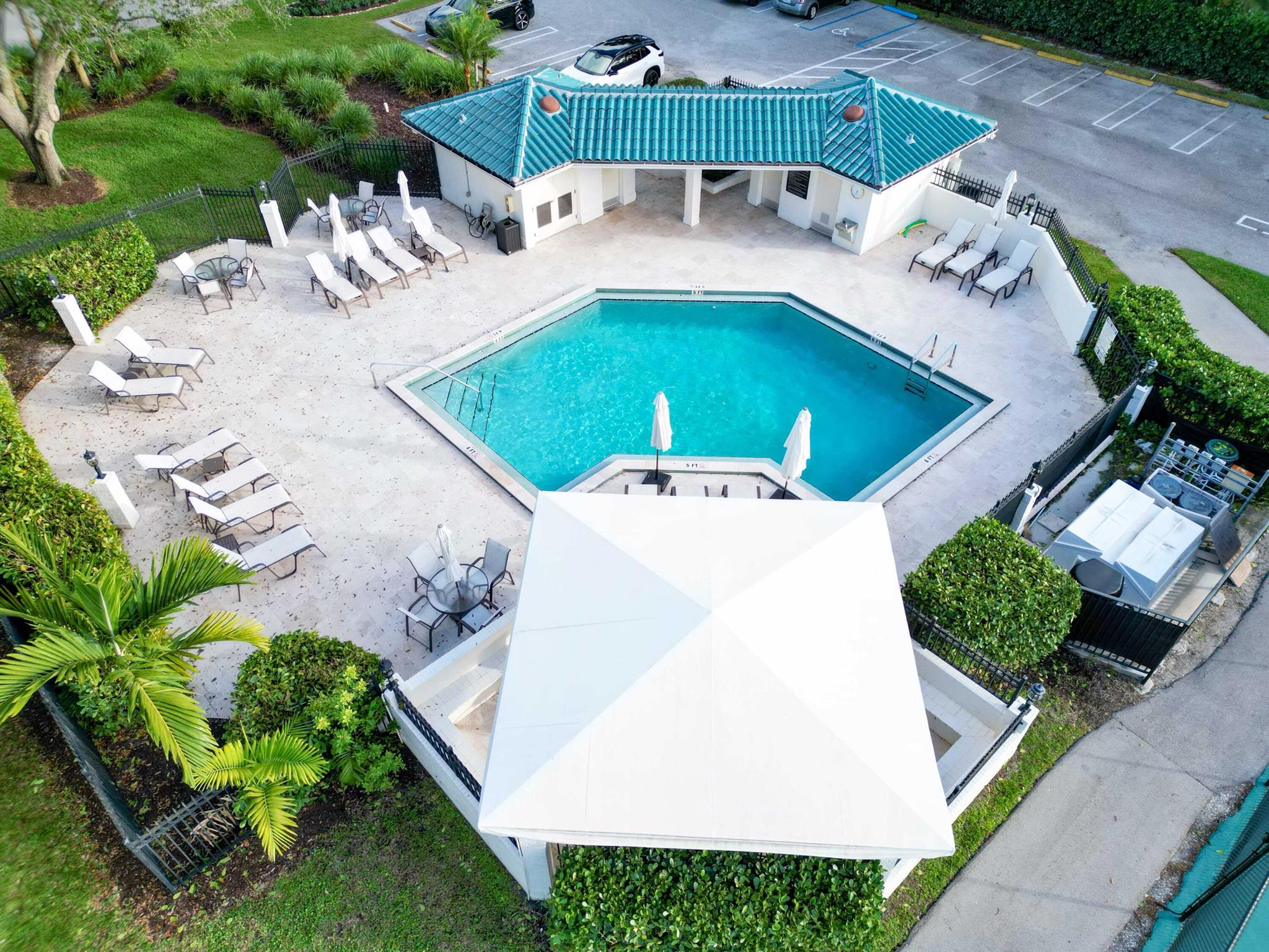 HANOVER SQUARE/WINDY CREE - Residential