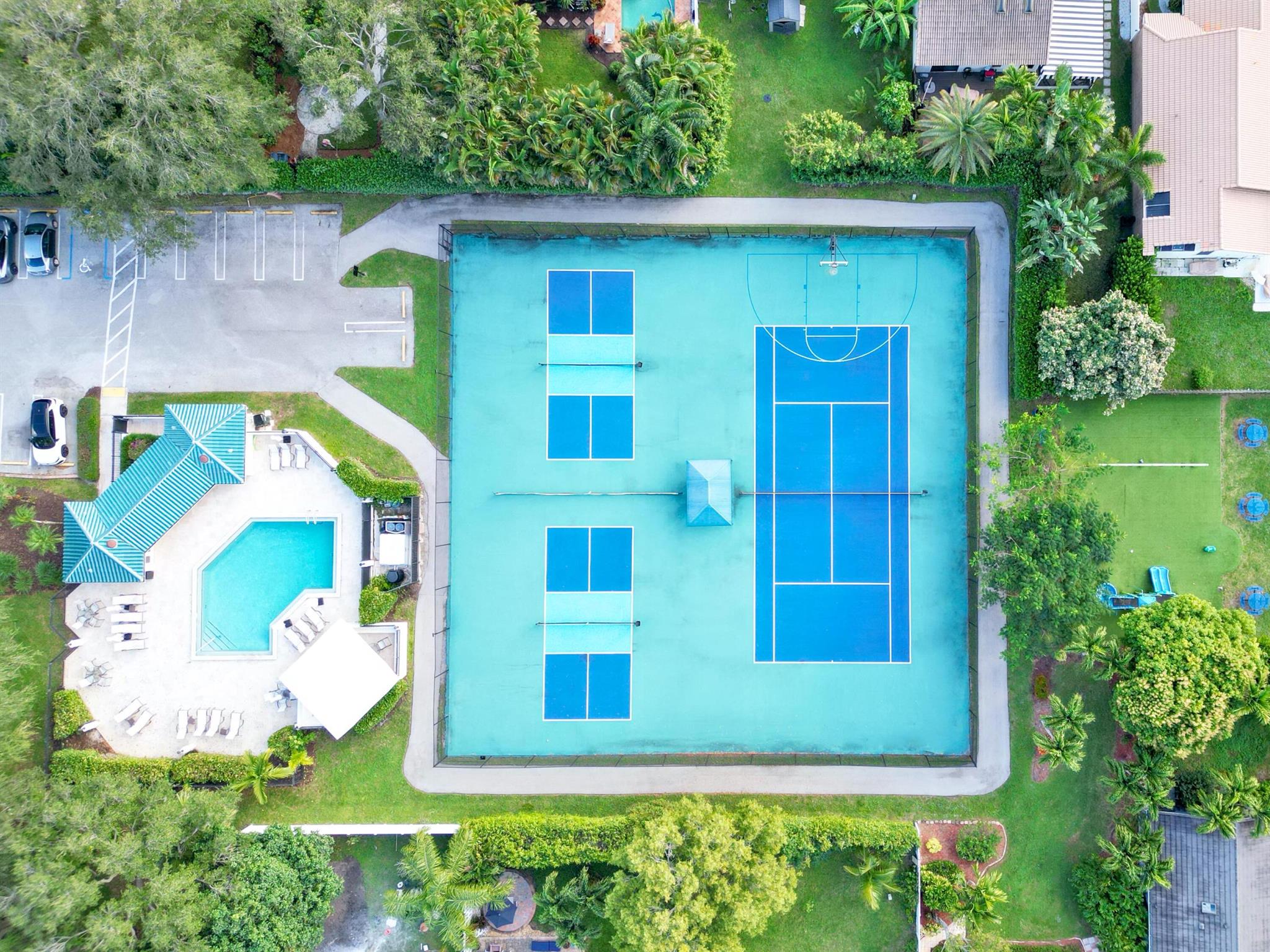 HANOVER SQUARE/WINDY CREE - Residential