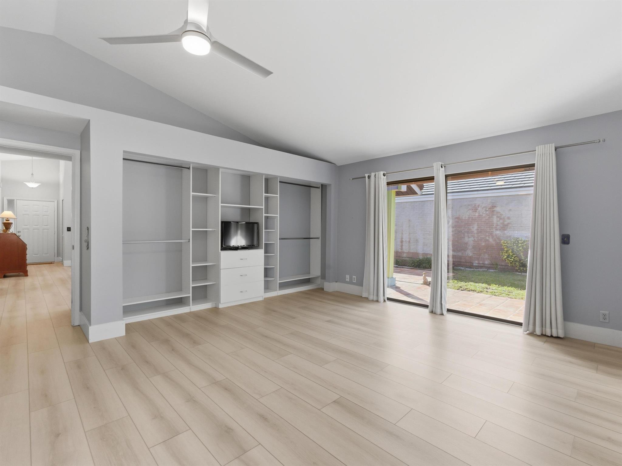 HANOVER SQUARE/WINDY CREE - Residential