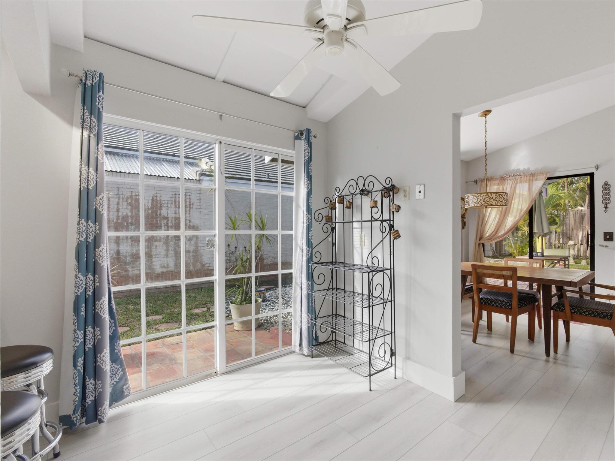 HANOVER SQUARE/WINDY CREE - Residential