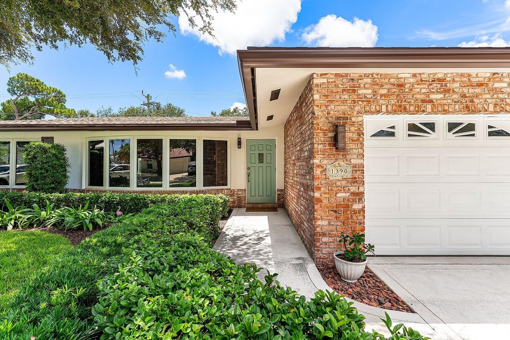 Photo of 1390 NW 4th Street, Boca Raton, FL 33486 (MLS # R11109324)