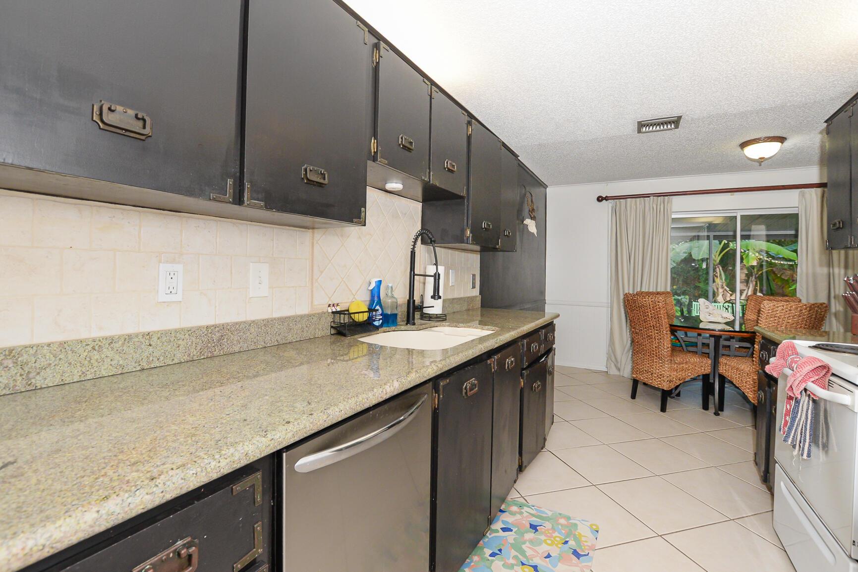 LAKEWOOD TERRACE UNIT 1 - Residential Lease