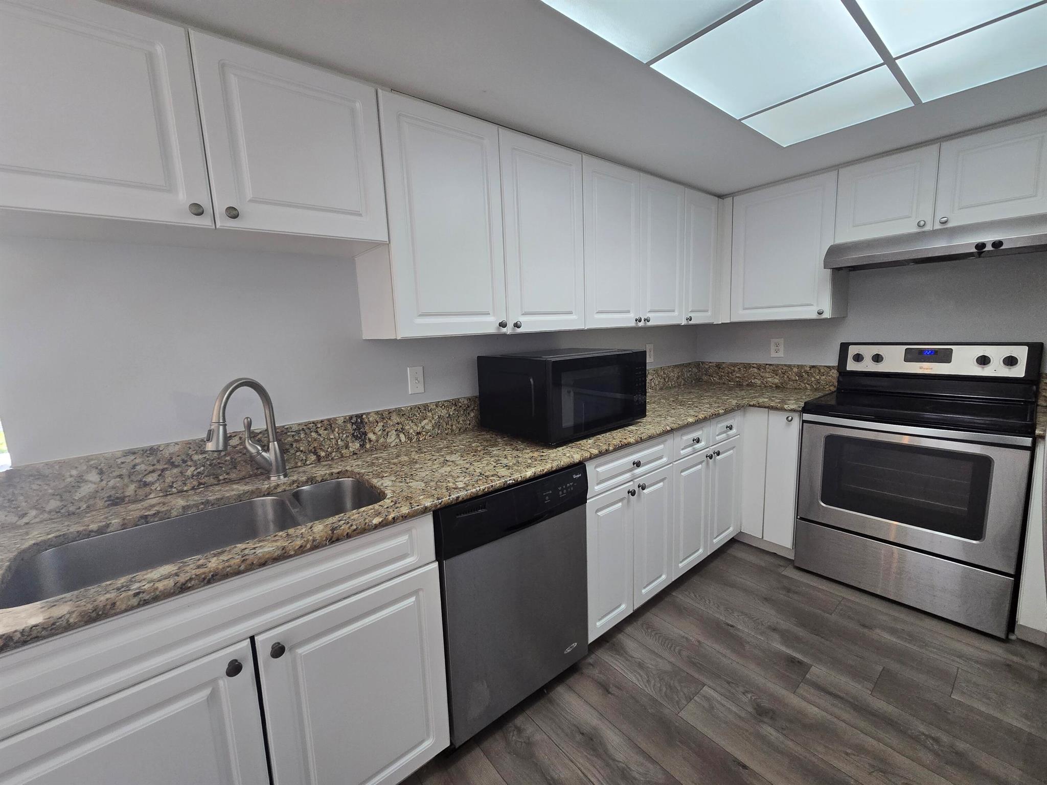 GRAND VIEW AT CRESTWOOD CONDO - Residential Lease