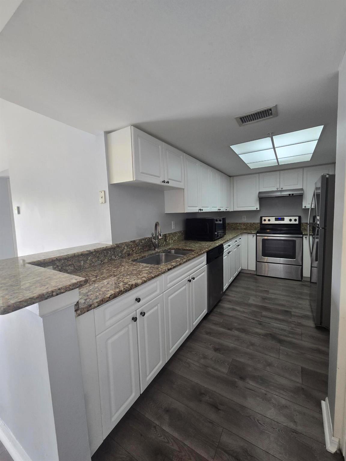 GRAND VIEW AT CRESTWOOD CONDO - Residential Lease