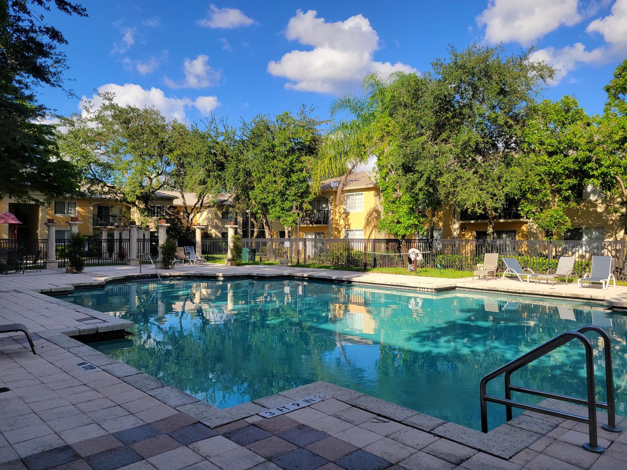 GRAND VIEW AT CRESTWOOD CONDO - Residential Lease