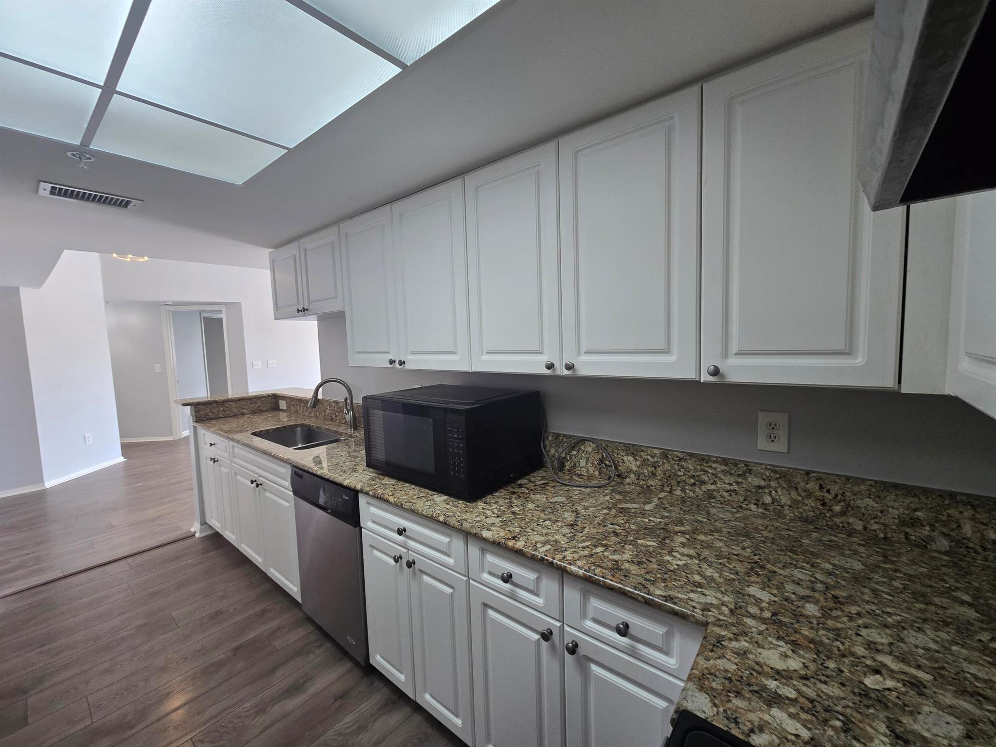 GRAND VIEW AT CRESTWOOD CONDO - Residential Lease