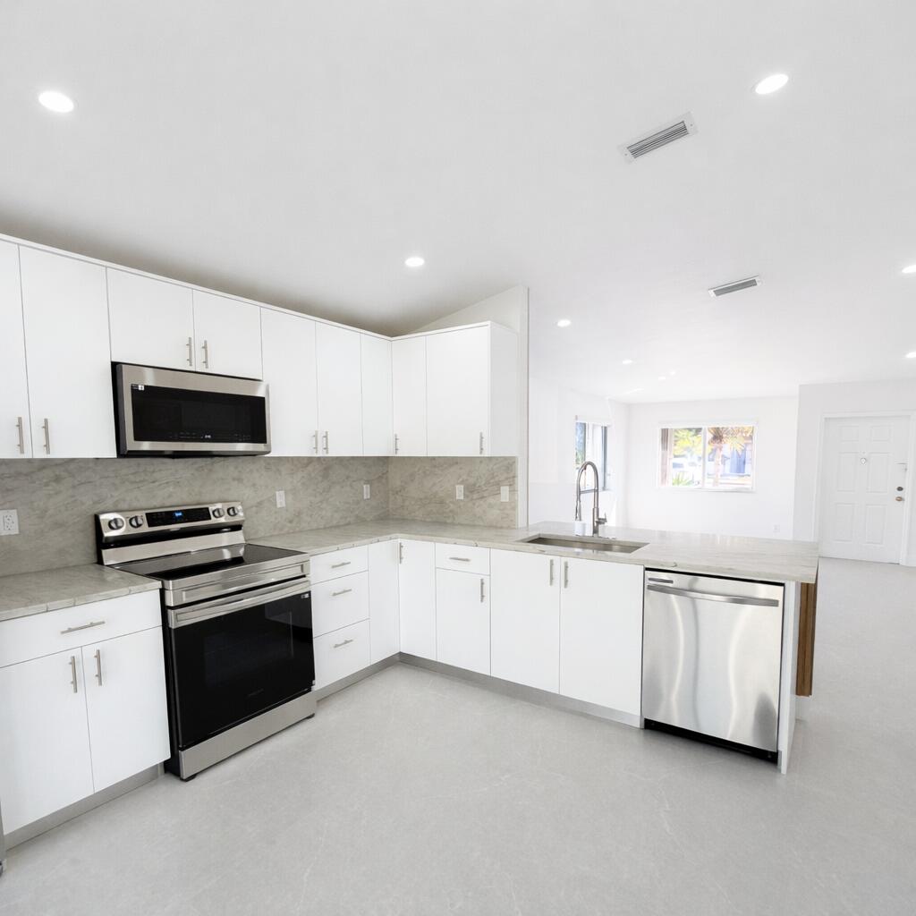 Malibu Bay - Residential Lease