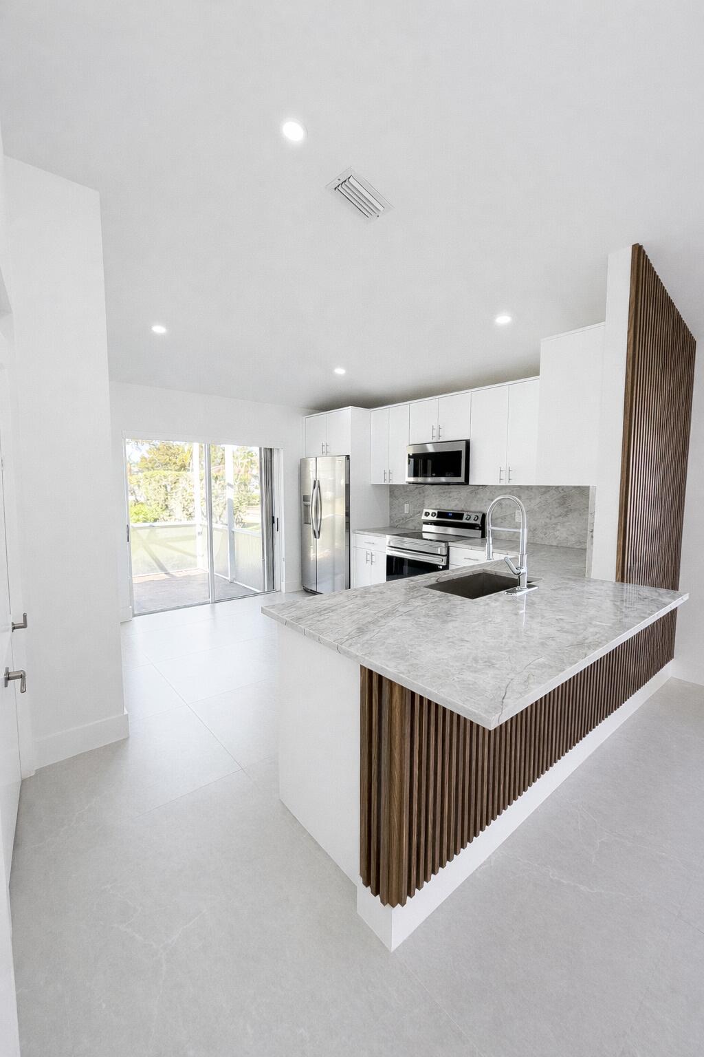 Malibu Bay - Residential Lease