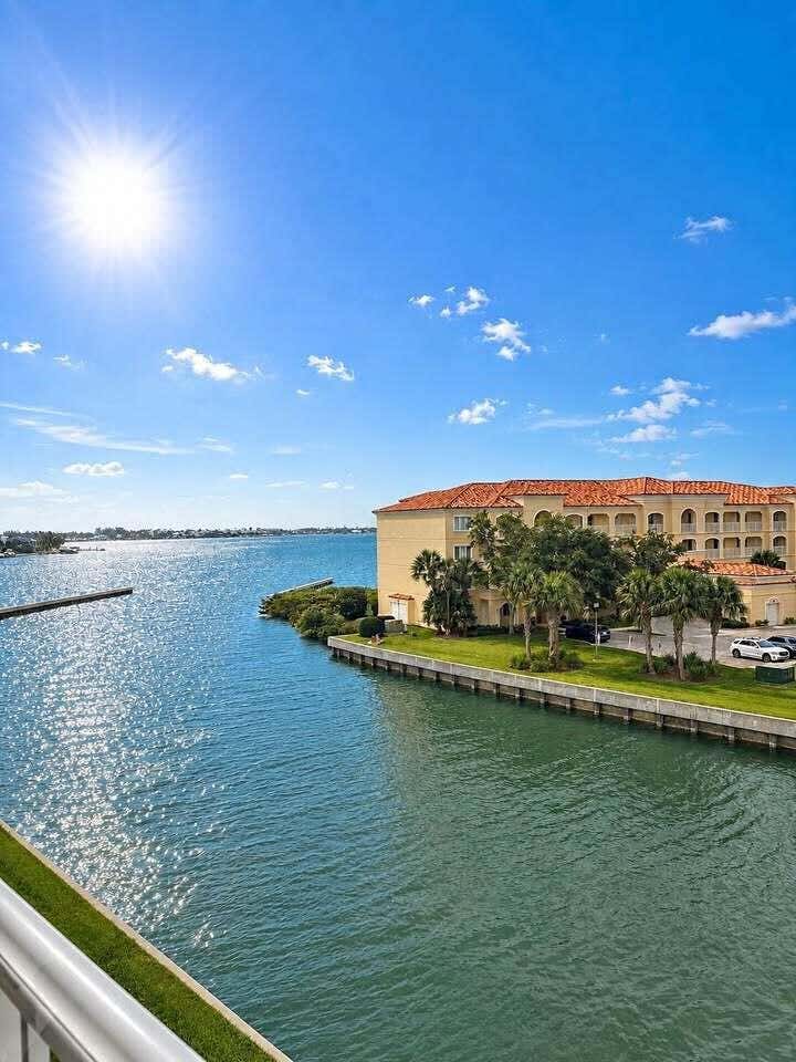 Photo of 5 Harbour Isle Drive E #Ph06, Fort Pierce, FL 34949 (MLS # B26047558)