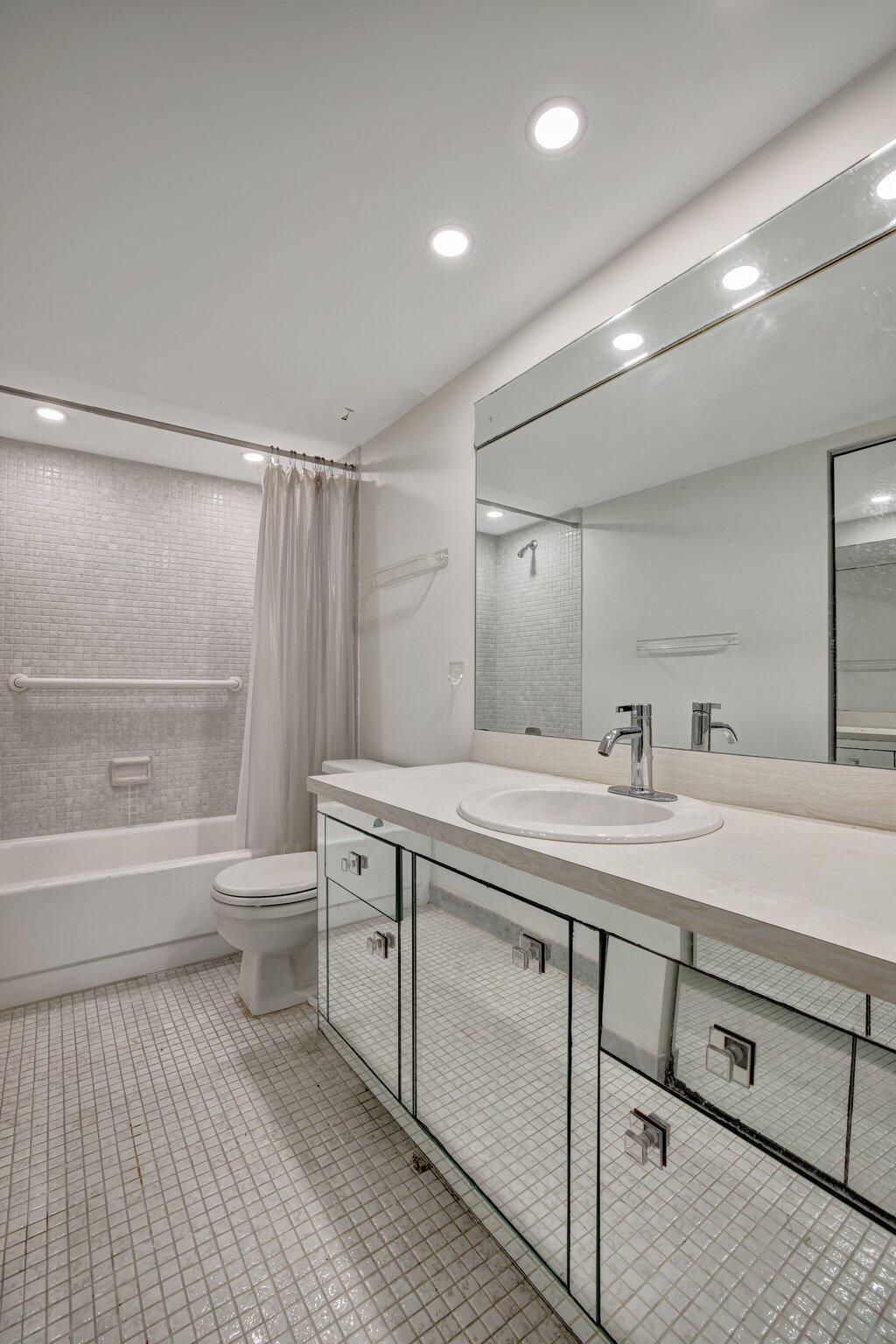 EAST POINT TOWERS CONDO - Residential