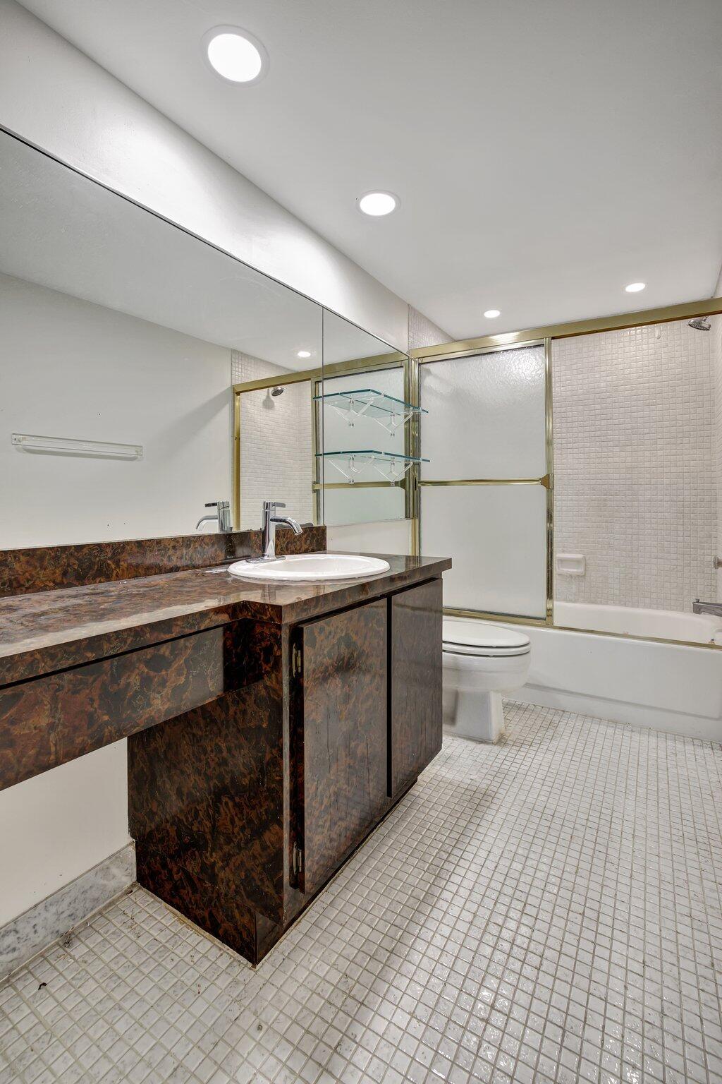 EAST POINT TOWERS CONDO - Residential