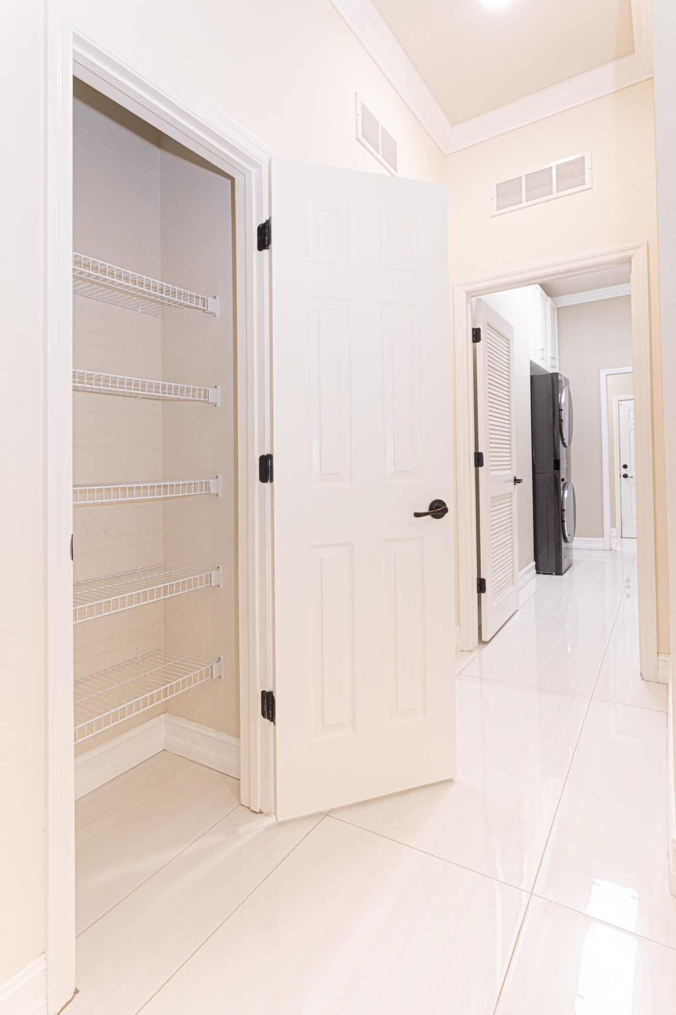 CASTELLINA - Residential Lease