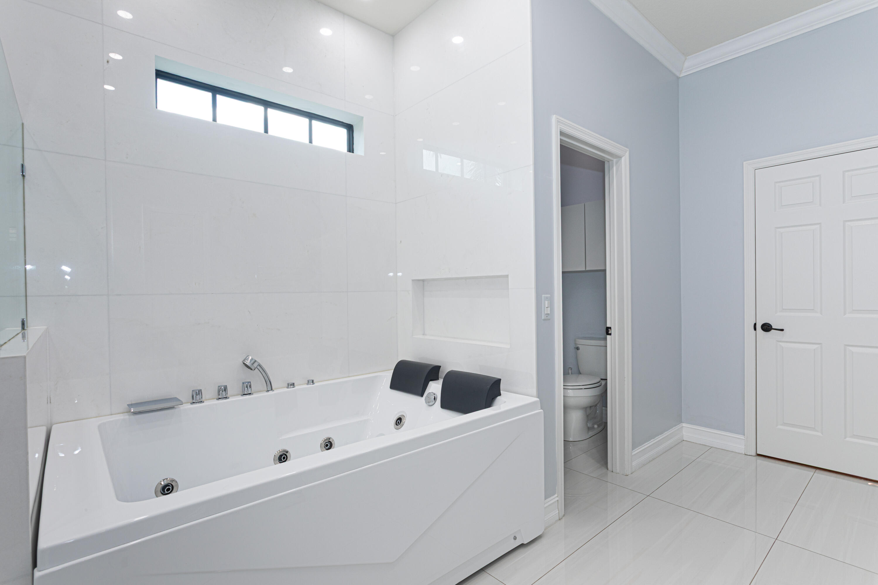 CASTELLINA - Residential Lease