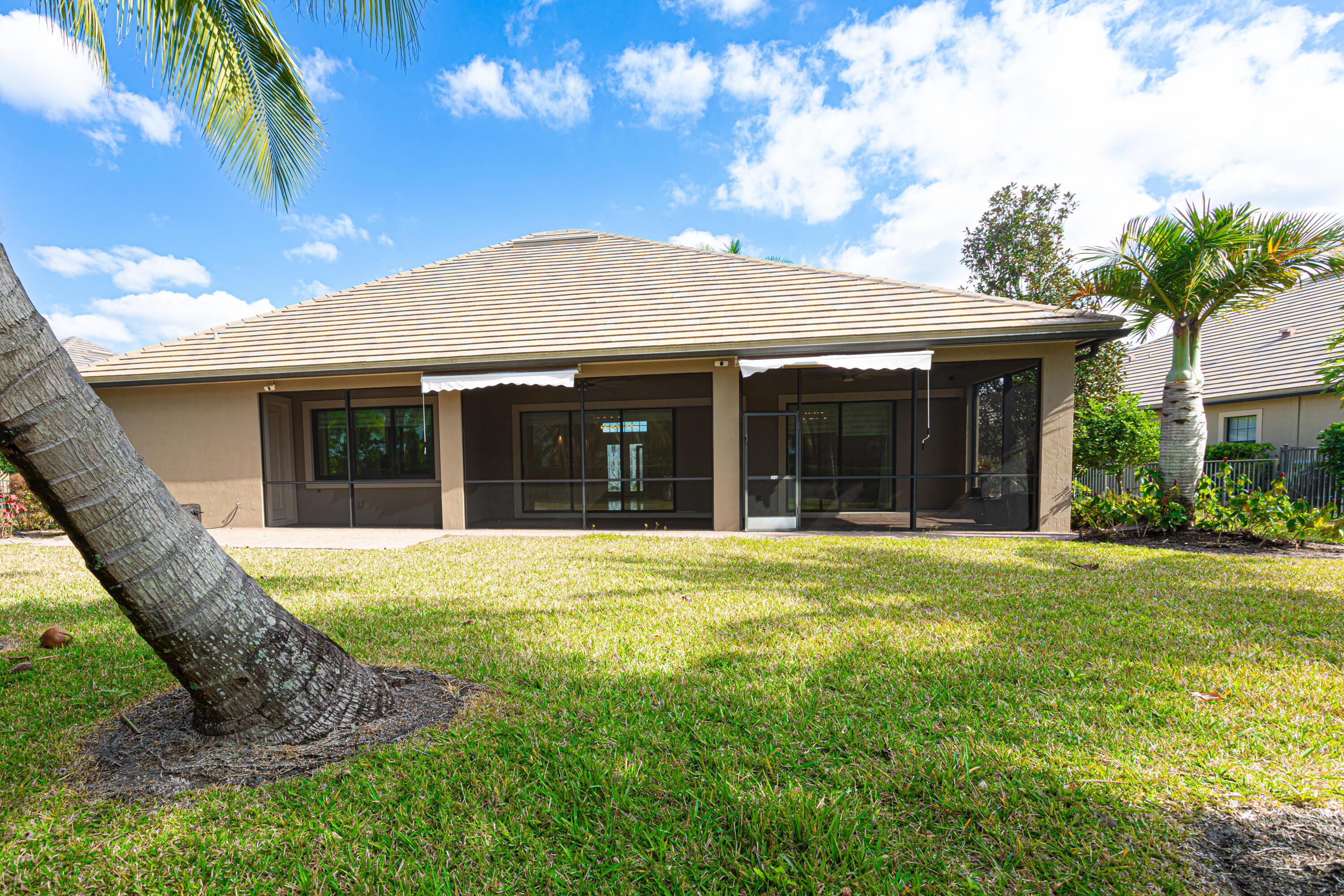 CASTELLINA - Residential Lease