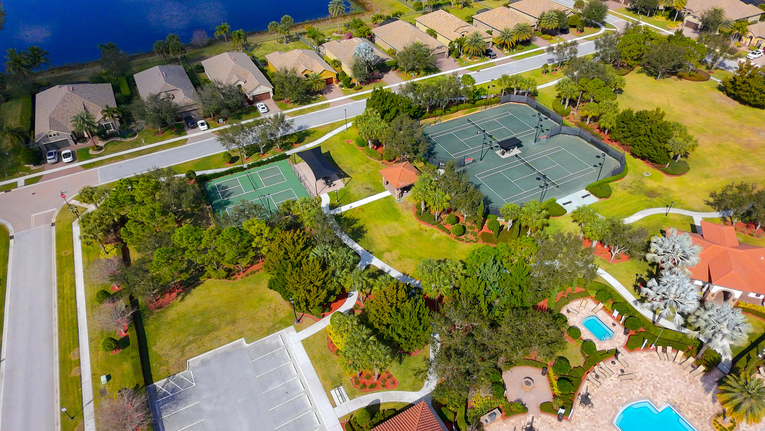 CASTELLINA - Residential Lease