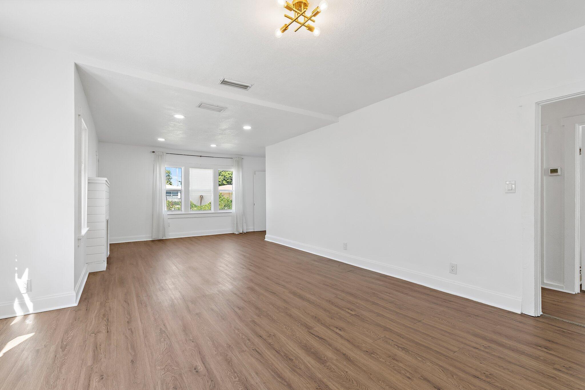 BOYNTON HILLS - Residential
