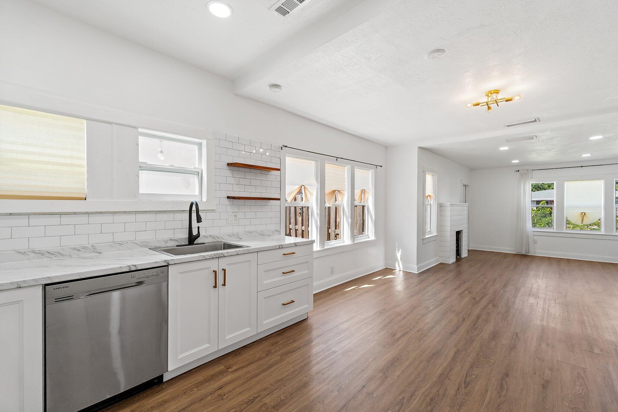 BOYNTON HILLS - Residential