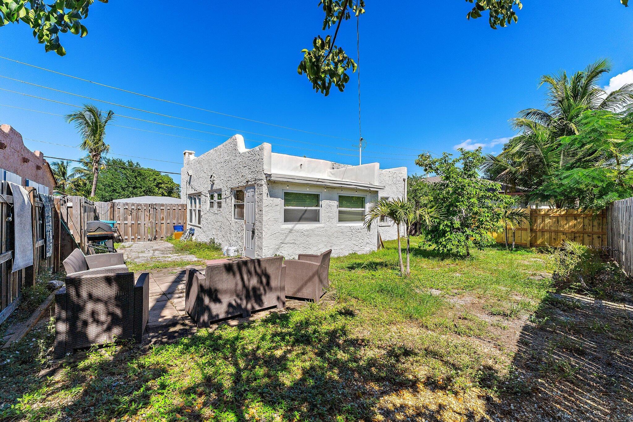 BOYNTON HILLS - Residential