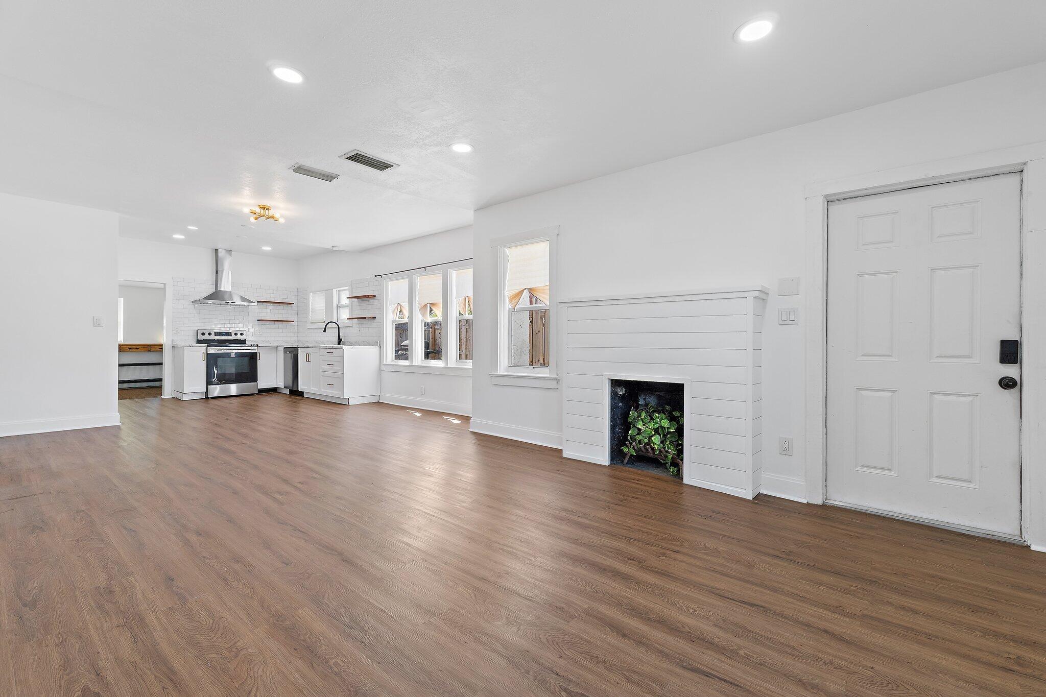 BOYNTON HILLS - Residential