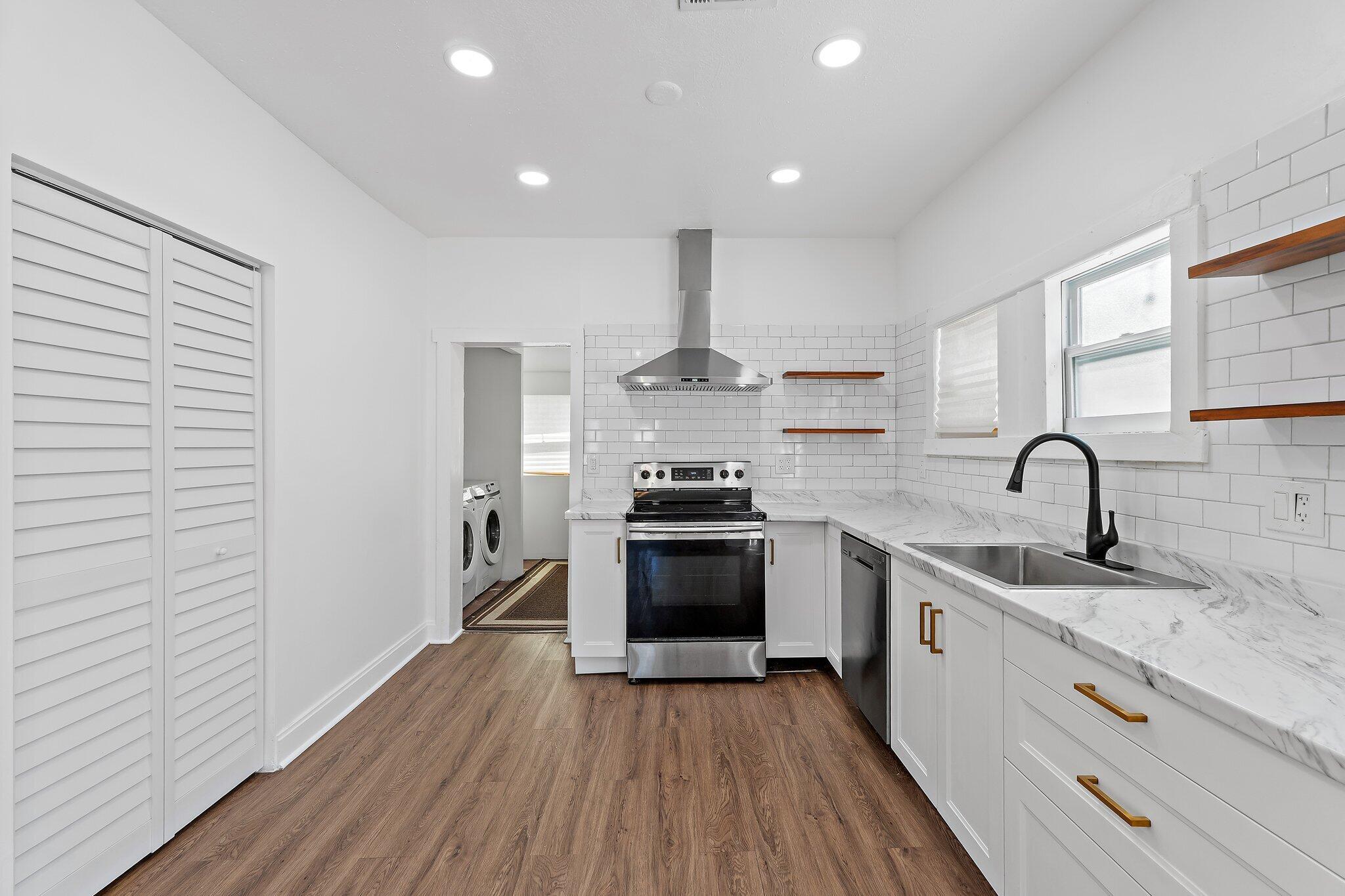 BOYNTON HILLS - Residential