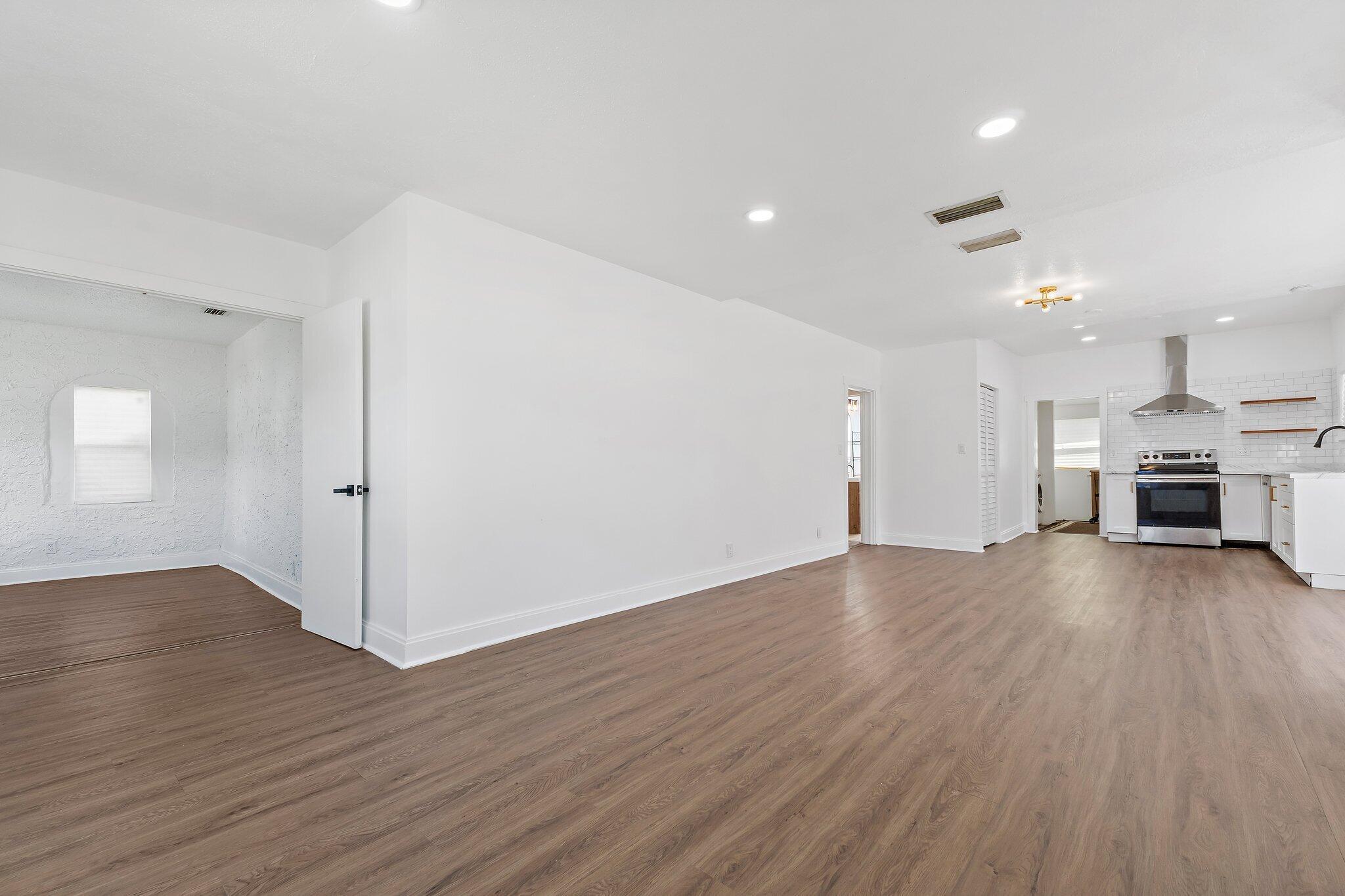 BOYNTON HILLS - Residential
