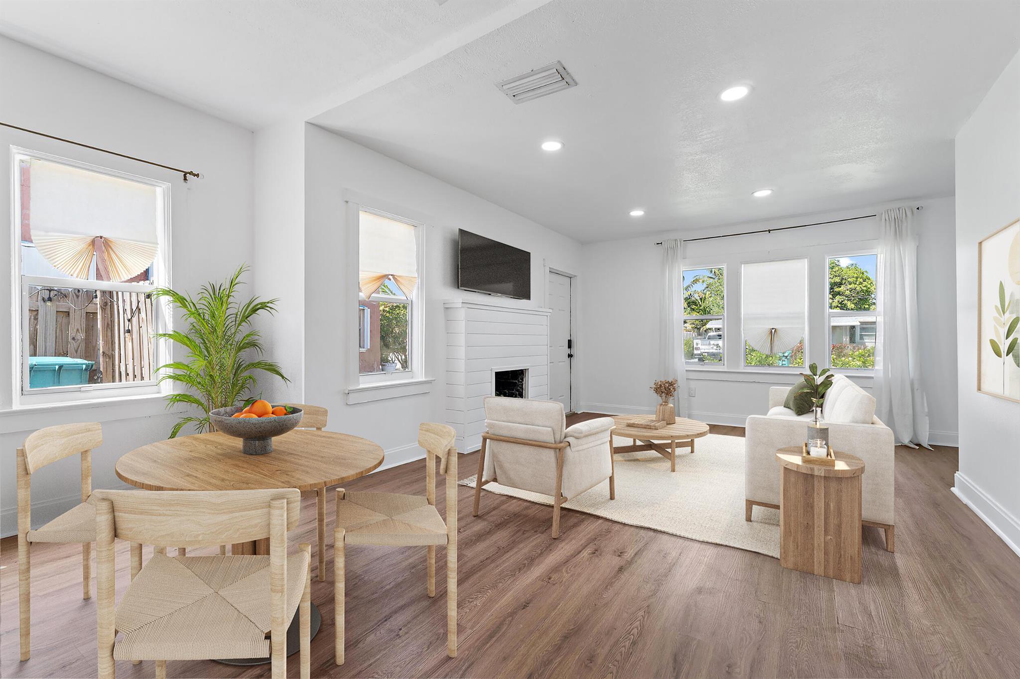 BOYNTON HILLS - Residential