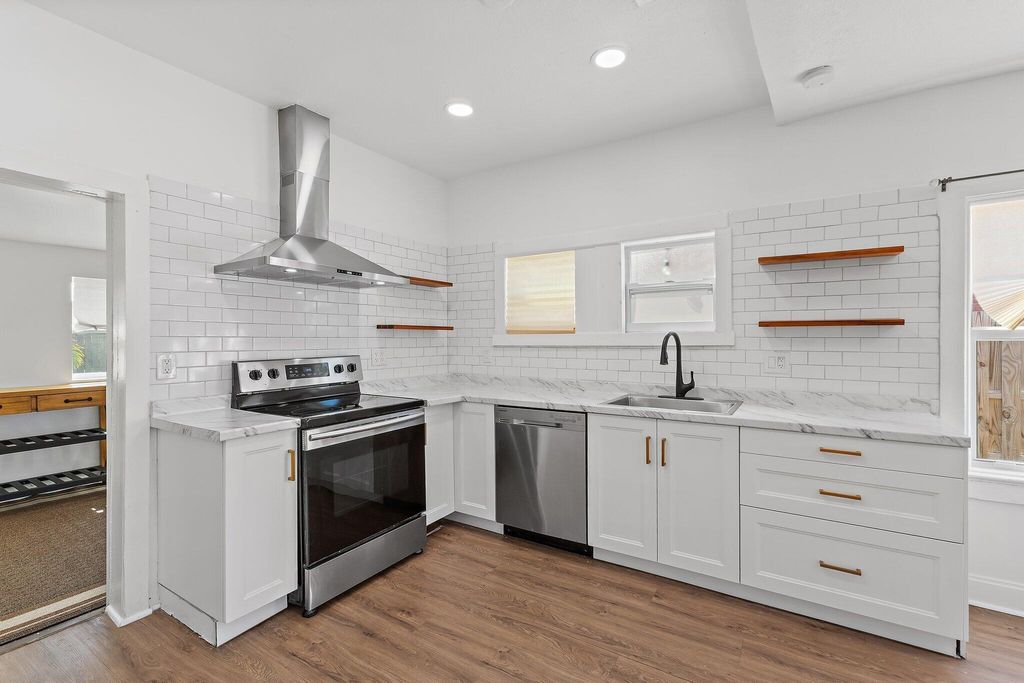 Photo of 120 NW 4th Avenue, Boynton Beach, FL 33435 (MLS # R11134950)