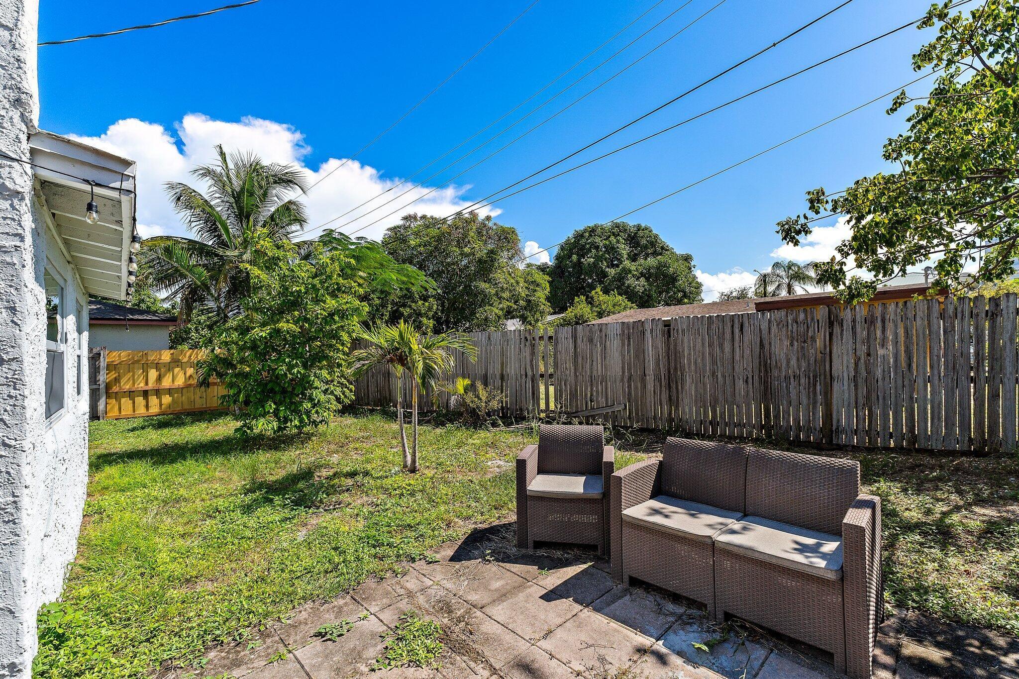 BOYNTON HILLS - Residential
