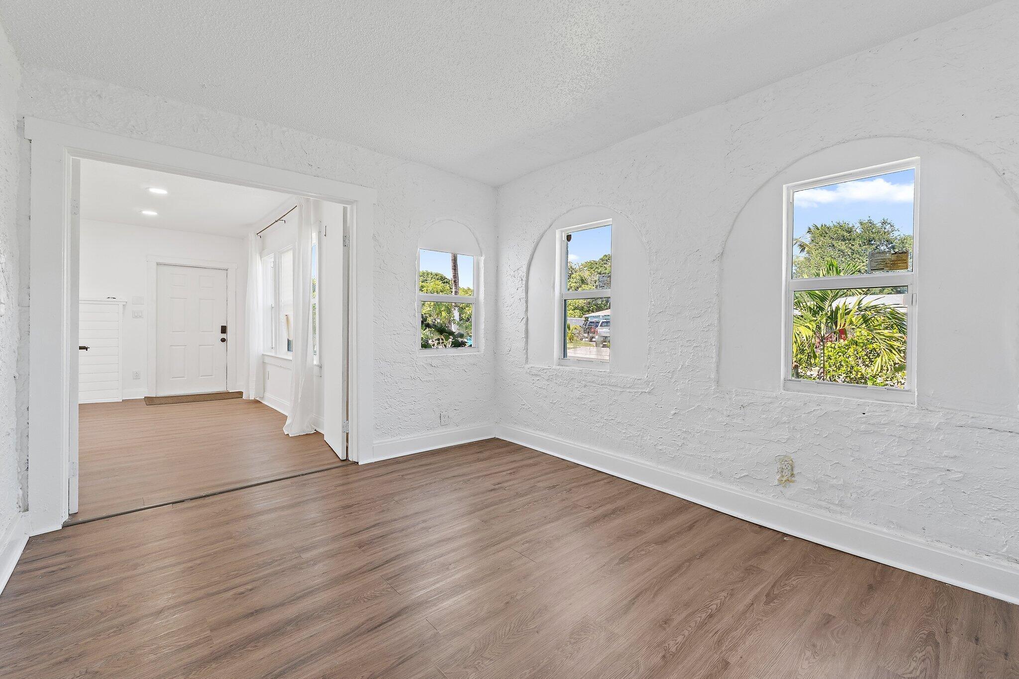 BOYNTON HILLS - Residential