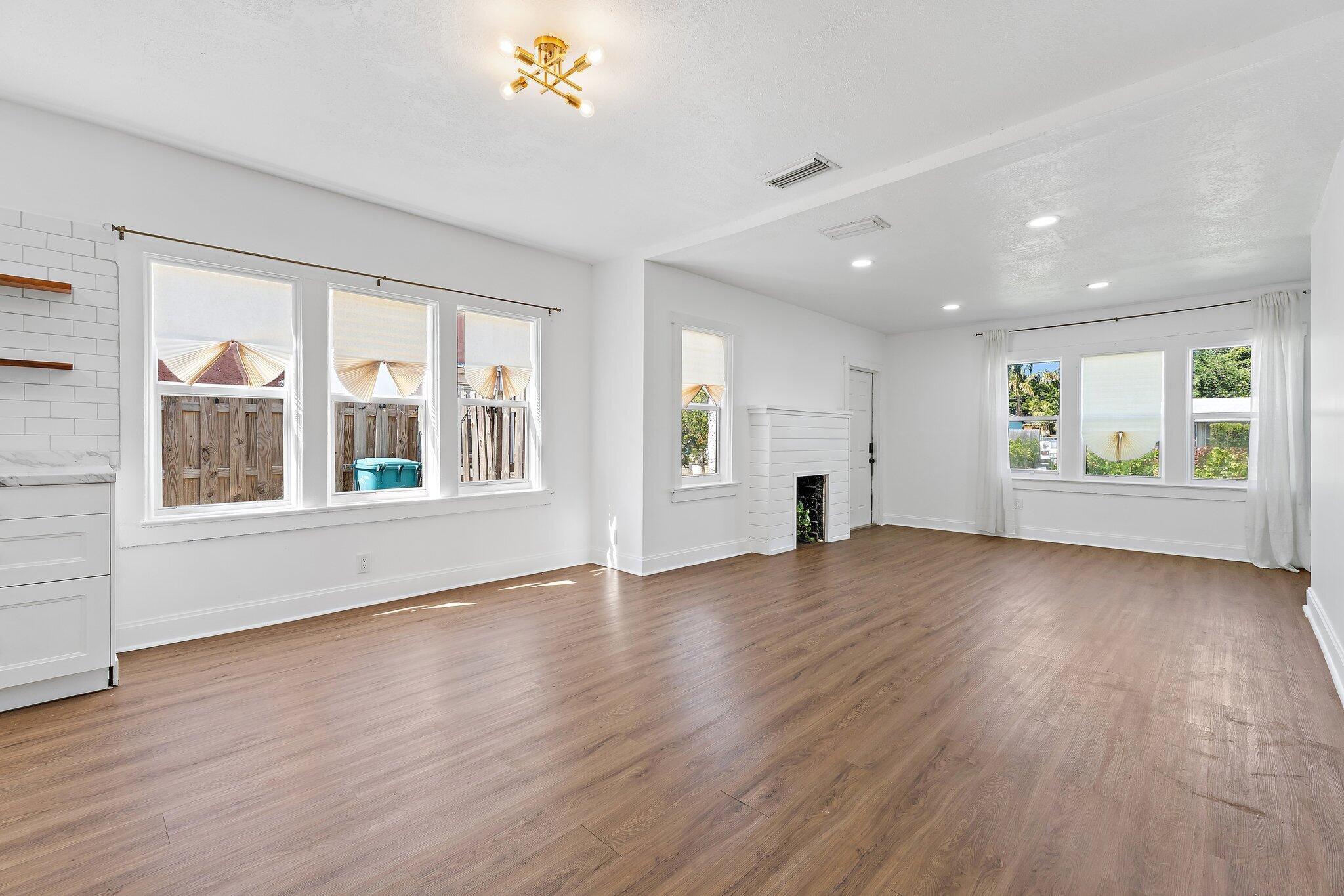 BOYNTON HILLS - Residential