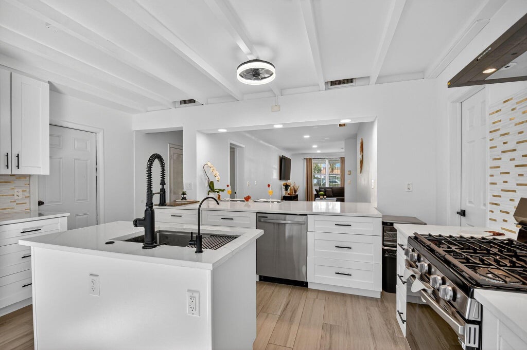 Photo of 701 S D Street, Lake Worth Beach, FL 33460 (MLS # R11128887)