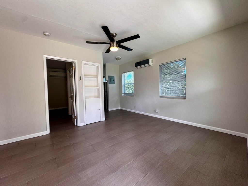 Photo of 625 NE 14th Avenue #1, Fort Lauderdale, FL 33304 (MLS # B26001266)