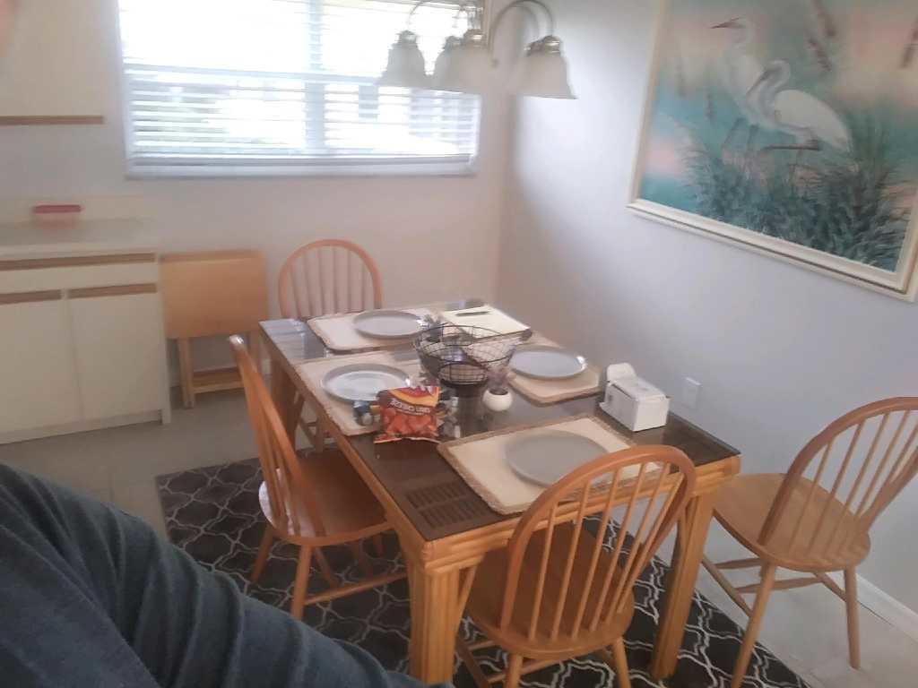 VISTA ROYALE PHASE IV BLDGS 83-111 - Residential Lease