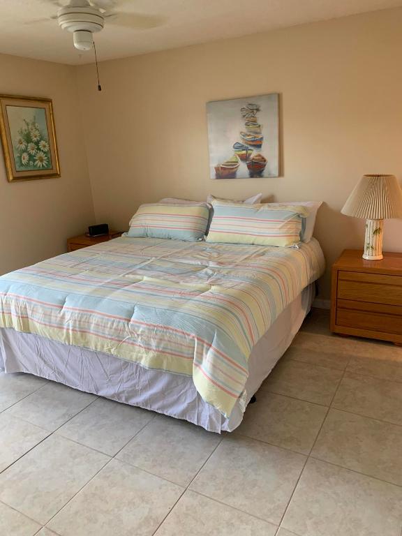 VISTA ROYALE PHASE IV BLDGS 83-111 - Residential Lease