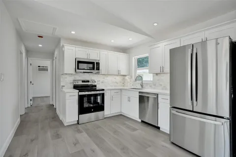 421 SW 22nd Ave, Fort Lauderdale, FL MLS: F10500324