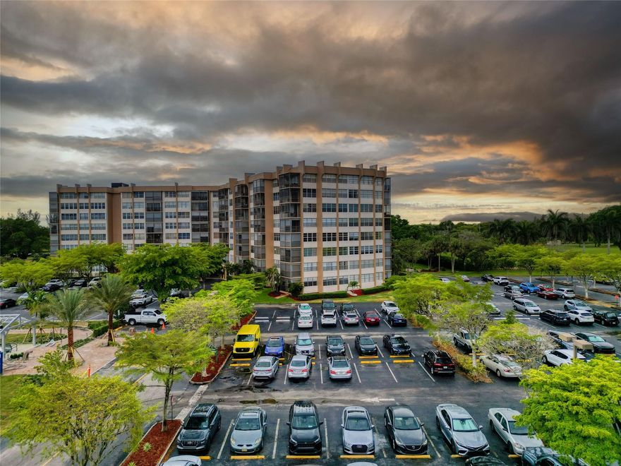 Completely renovated 2 bedroom-2-bathroom condo with not a single detailed overlooked. Brand new kitchen with new stainless-steel appliances and brand-new bathrooms with beautiful modern upgrades. This is a 55+ community gives the feel of living in a resort-style community and includes amazing amenities such as club house, Mutiple swimming pools, exercise rooms, tennis courts, a walking/jogging path that is surrounded by almost 40 acres of golf course and golf club.