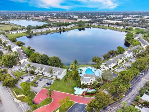 A home in Lauderdale Lakes