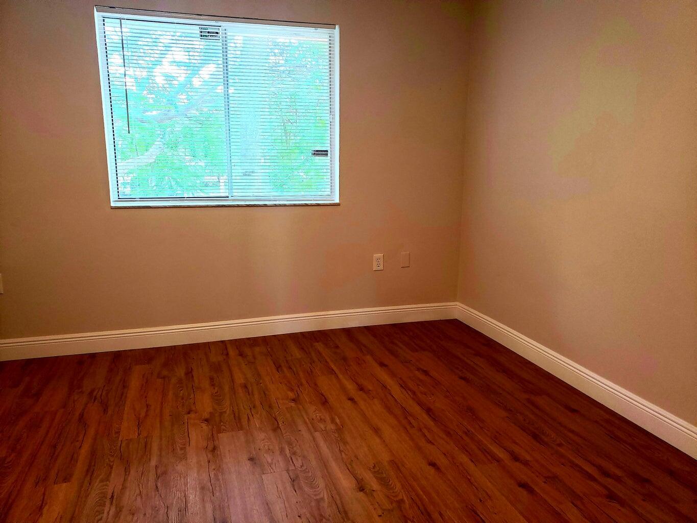 STERLING VILLAGES OF PALM - Residential Lease