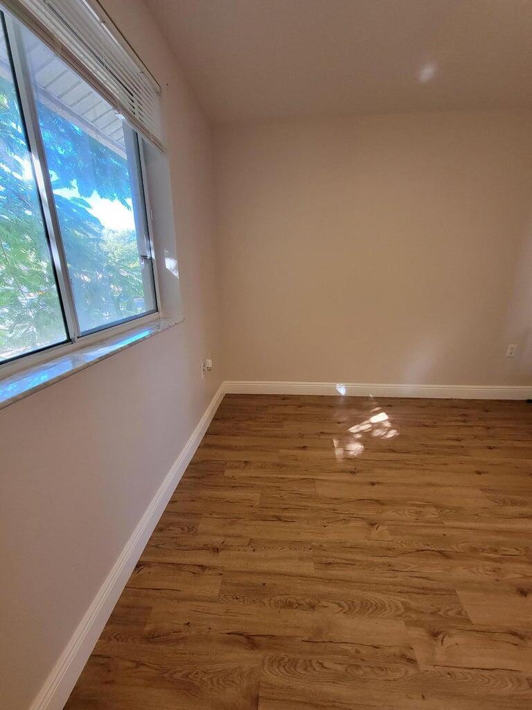 STERLING VILLAGES OF PALM - Residential Lease