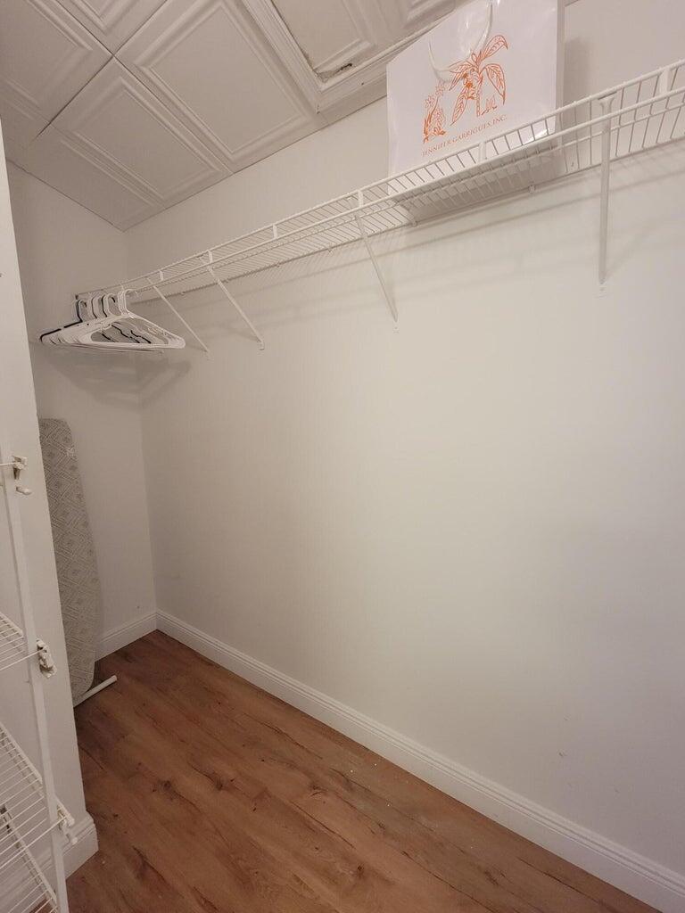 STERLING VILLAGES OF PALM - Residential Lease