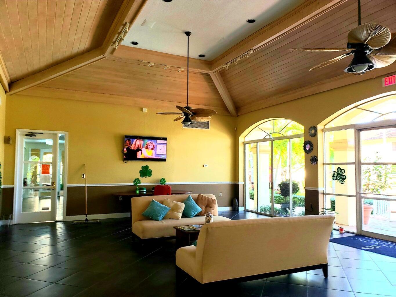 STERLING VILLAGES OF PALM - Residential Lease