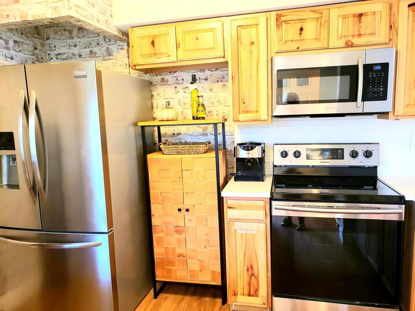 STERLING VILLAGES OF PALM - Residential Lease