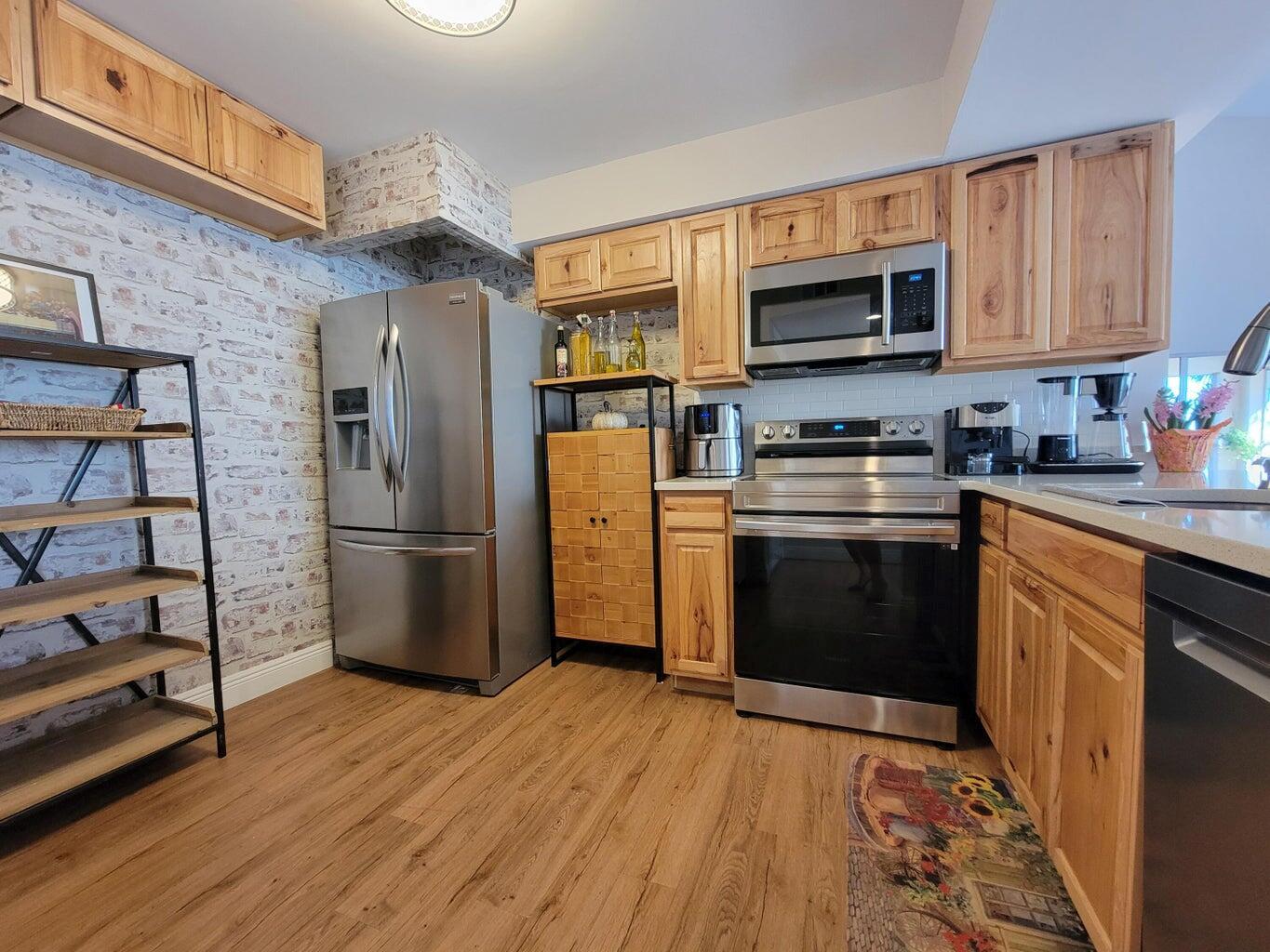 STERLING VILLAGES OF PALM - Residential Lease