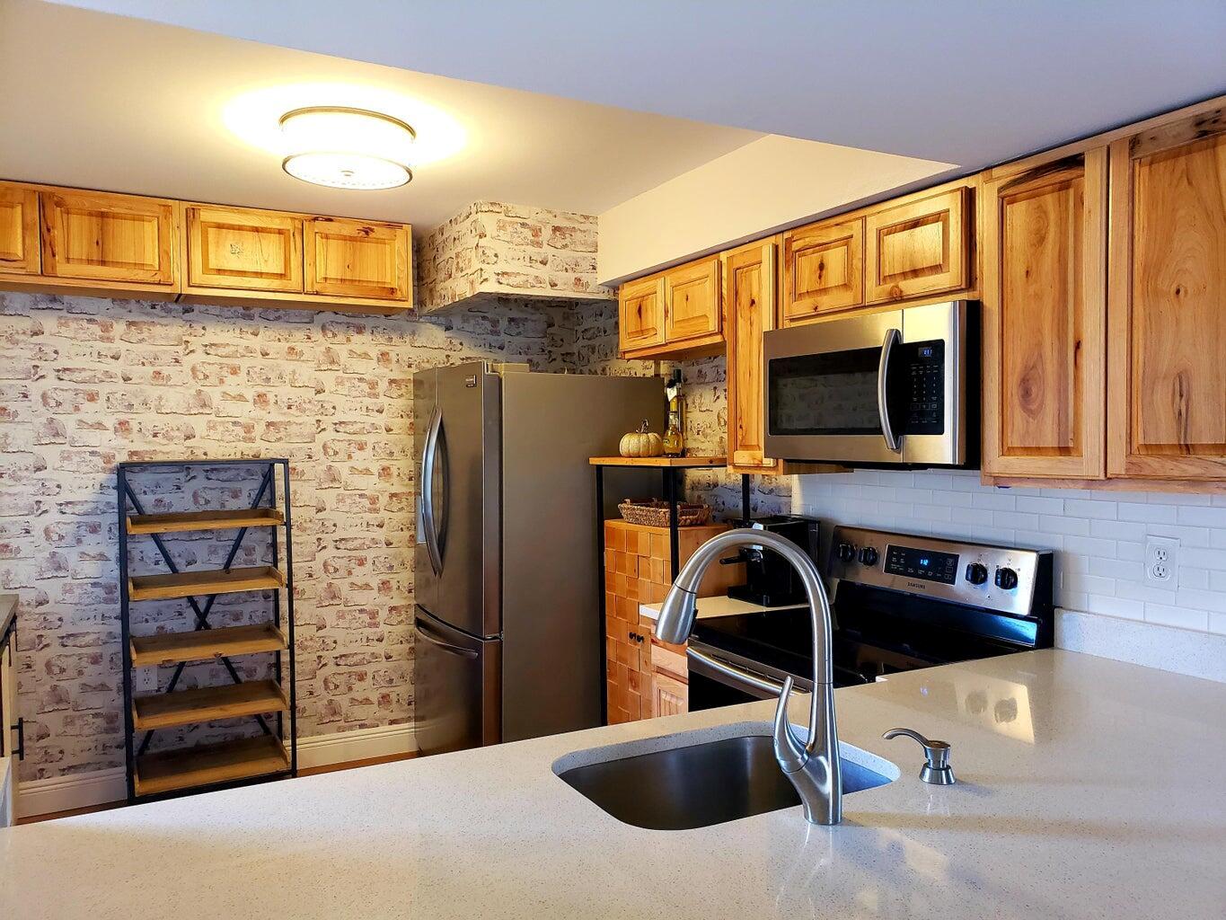 STERLING VILLAGES OF PALM - Residential Lease