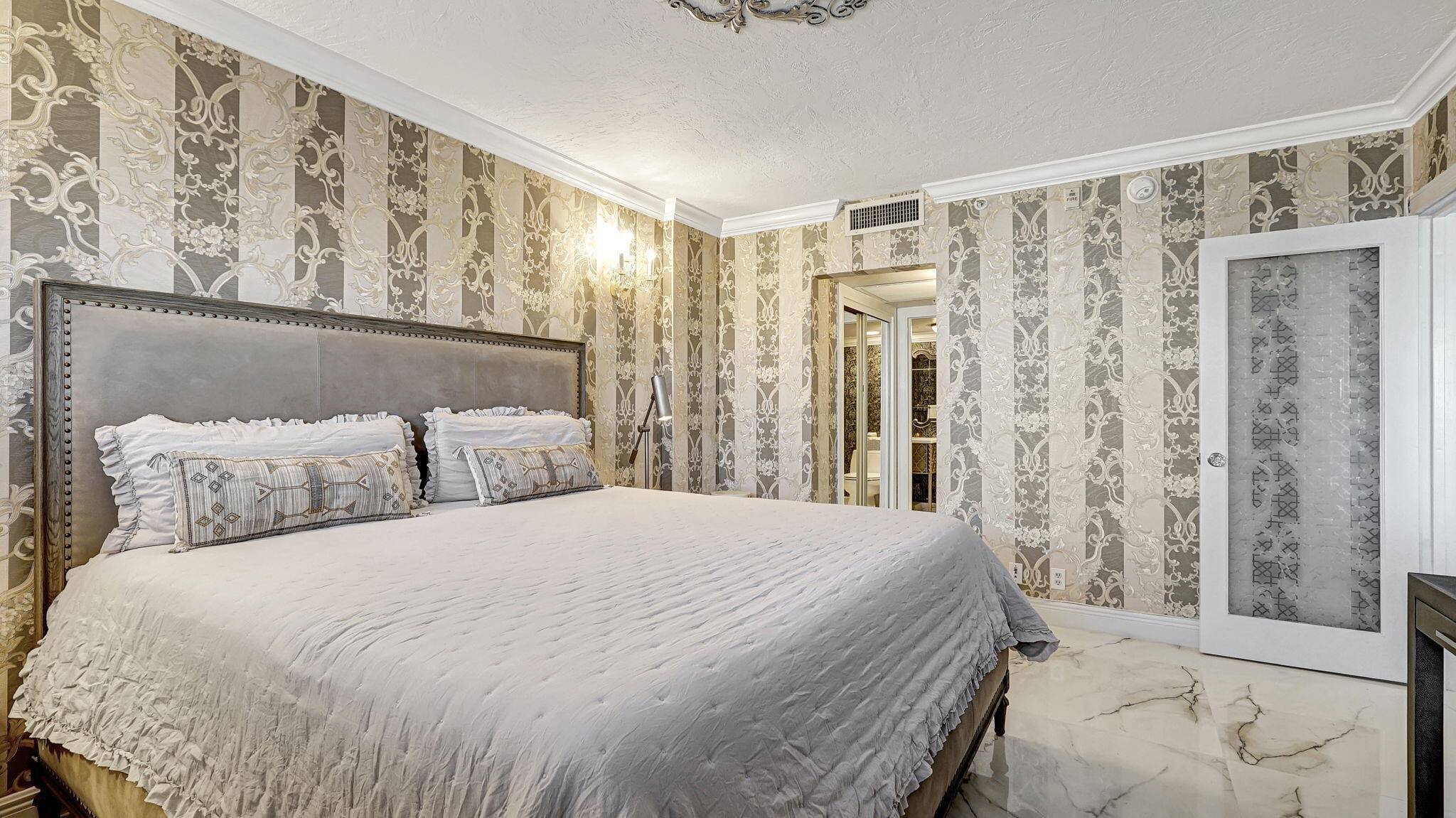 RESIDENCES ON HOLLYWOOD BEACH - Residential Lease