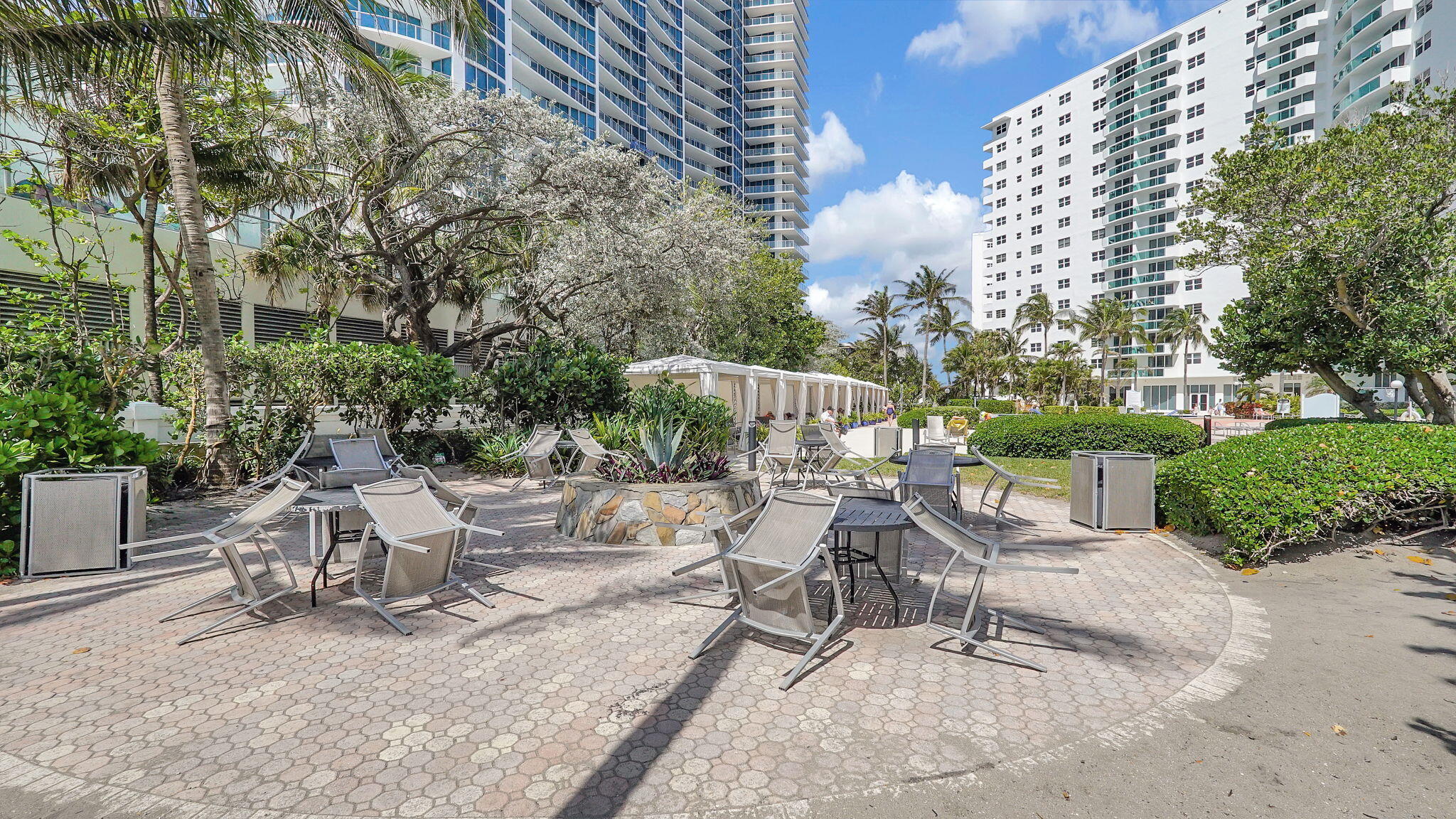 RESIDENCES ON HOLLYWOOD BEACH - Residential Lease