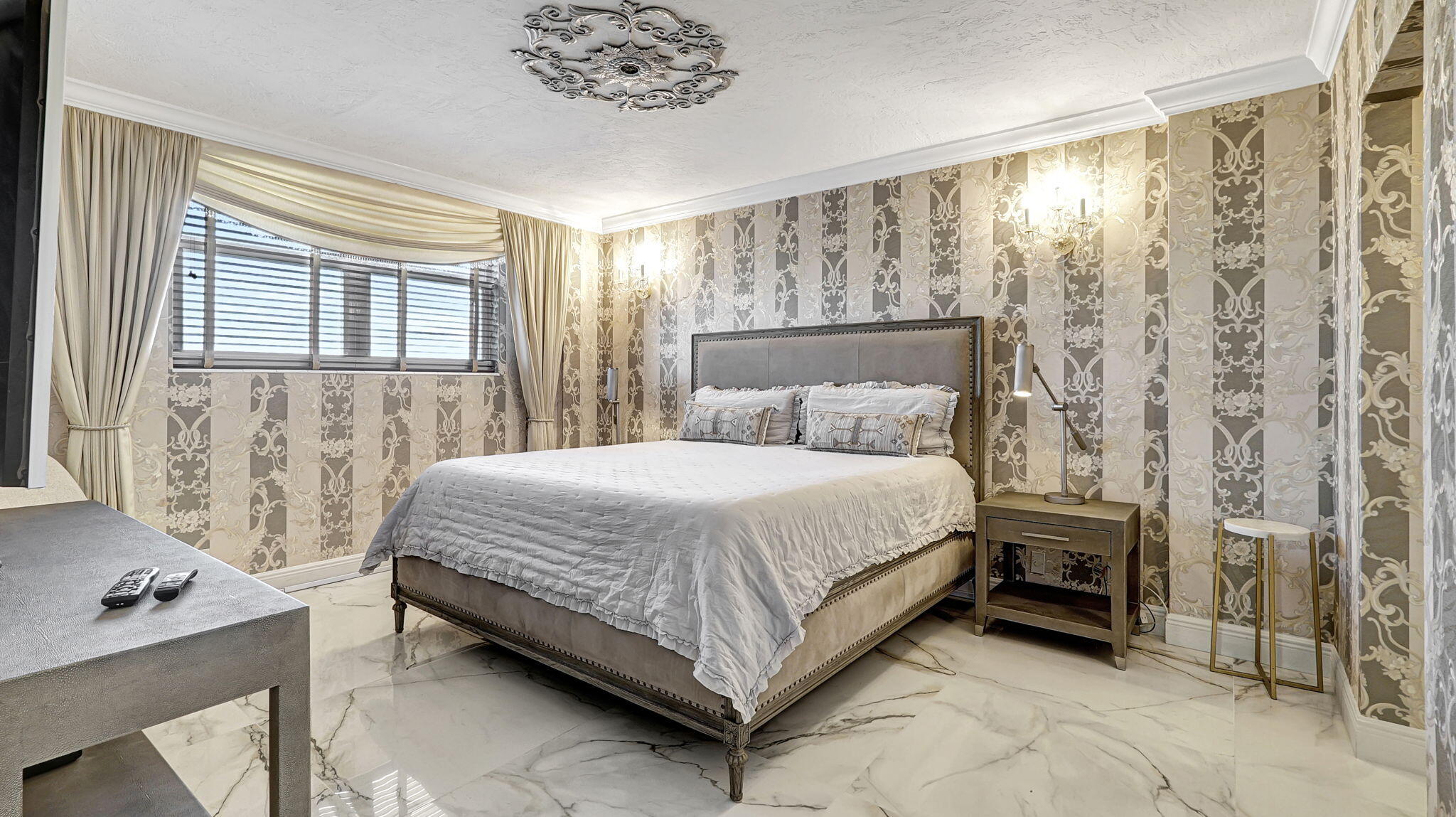 RESIDENCES ON HOLLYWOOD BEACH - Residential Lease