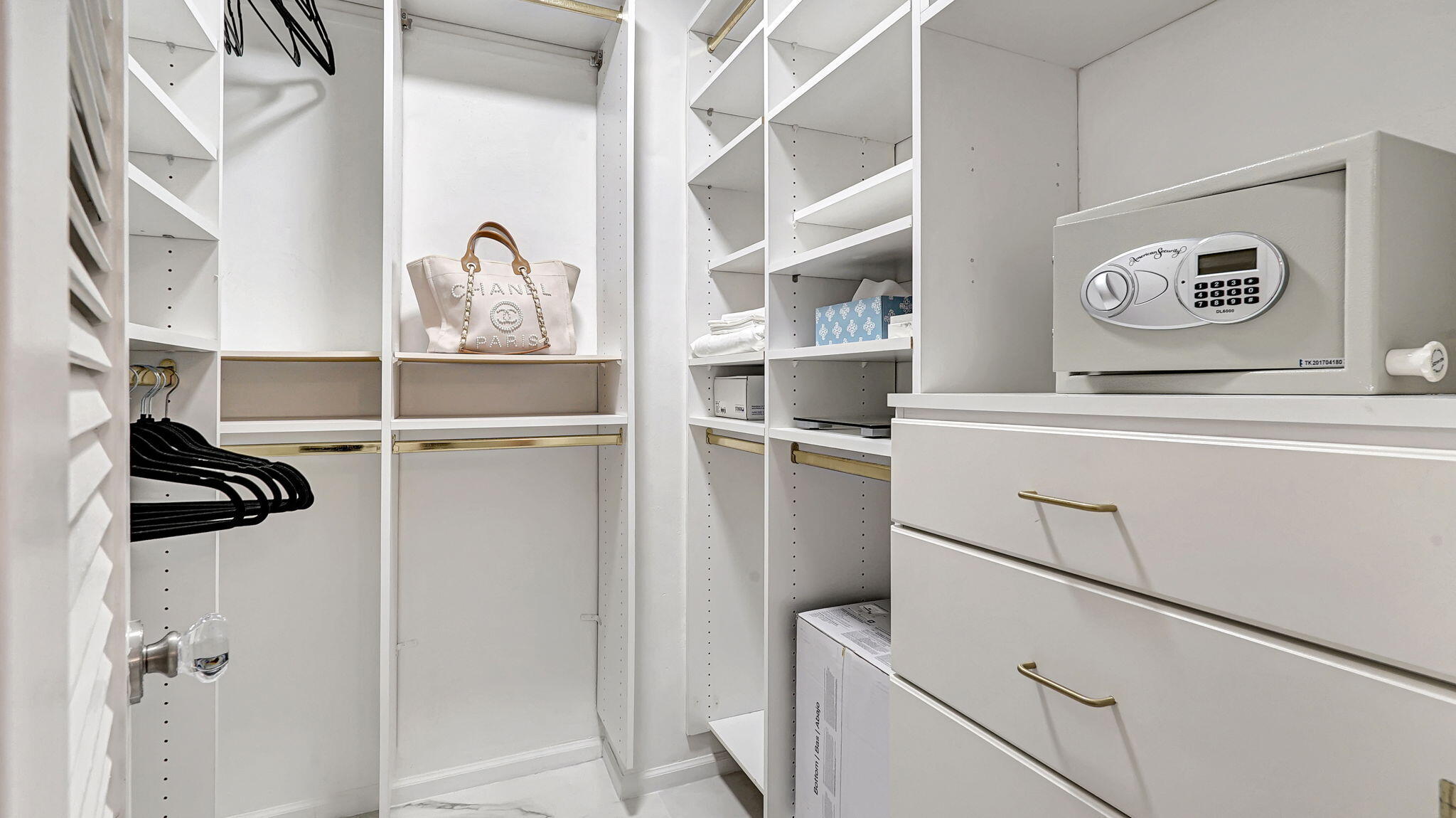 RESIDENCES ON HOLLYWOOD BEACH - Residential Lease